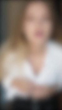 Sexo rápido no escritório durante o almoço / sexo virtual