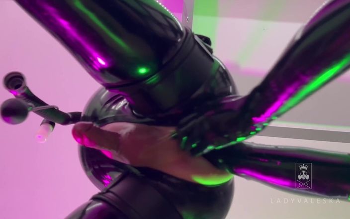 Lady Valeska femdom: Suspended and Fisted