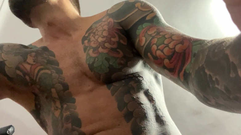 Juan Lucho Gay: Dirty in the Gym After Training