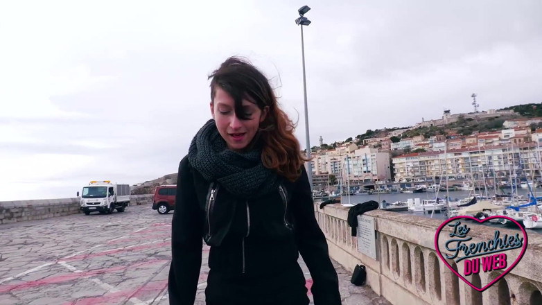 The Frenchies of the web: Melany, uma pervertida oferecendo sua bunda pela primeira vez