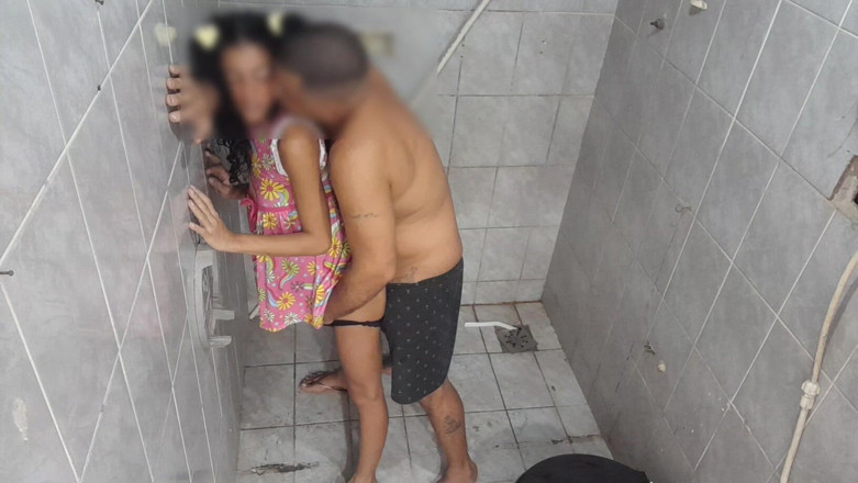 Bebes vagabundas: Stepdaughter with a Beautiful and Large Butt Thanks Her Stepdad...