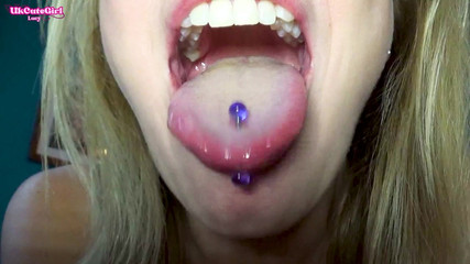 UKCuteGirl: Kejutan lelaki kecil menyembunyikan laci seluar dalam dikongkek!