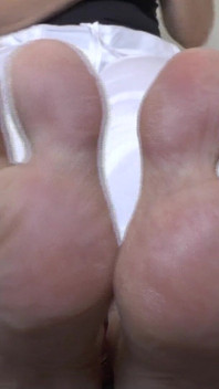 You Crave It Every Day: Sniffing My Feet and Cumming in Your Pants!