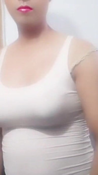 美女马戏团自慰独自的房子