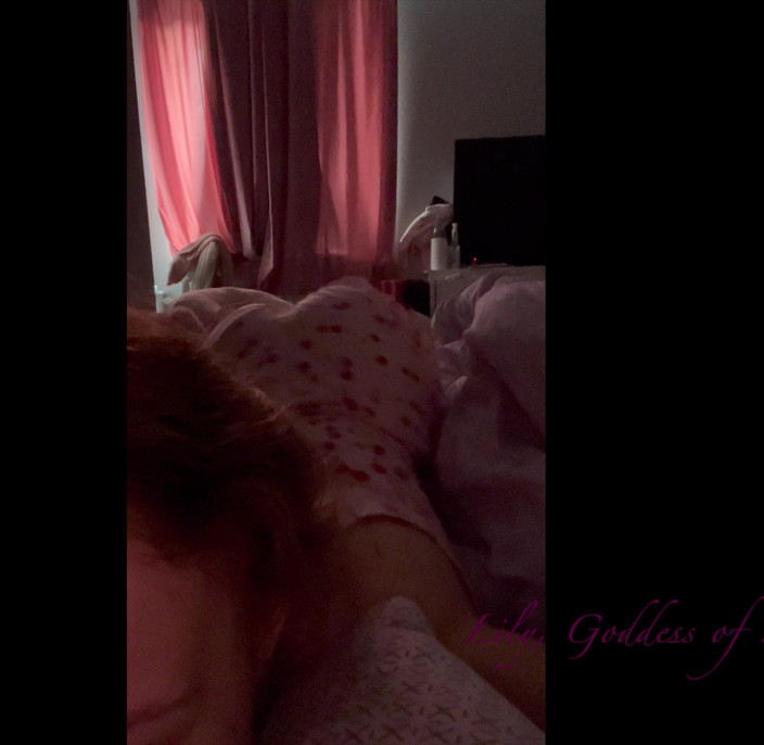 Lily, Goddess of Desire: Good Morning Stepdaddy! Special Striptiz for You!