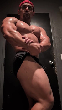 Hot Muscular Bodybuilder Poses and Flexes Naked