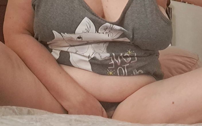 Mommy big hairy pussy: 吞下内裤