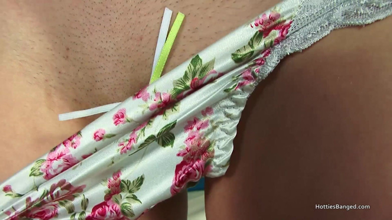Hotties Banged: patli kamsin hasina ke lie bahut saari gand chudaee