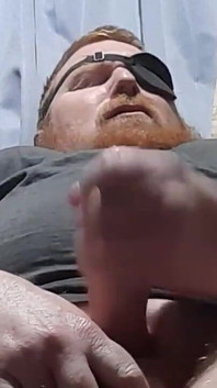 Kreunen en hard klaarkomen op camera
