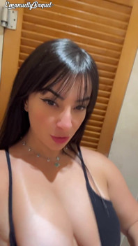 Teasing at the Mall Bathroom / Provocando No Banheiro Do Shopping