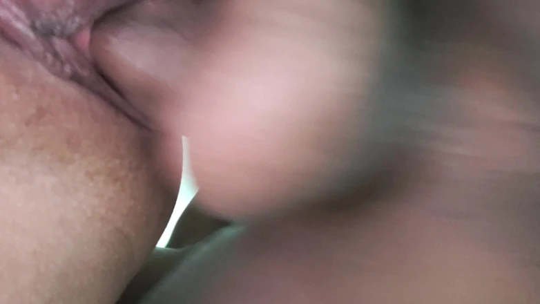 AngyAmazon: Lừa dối chồng tôi mà không có bao cao su