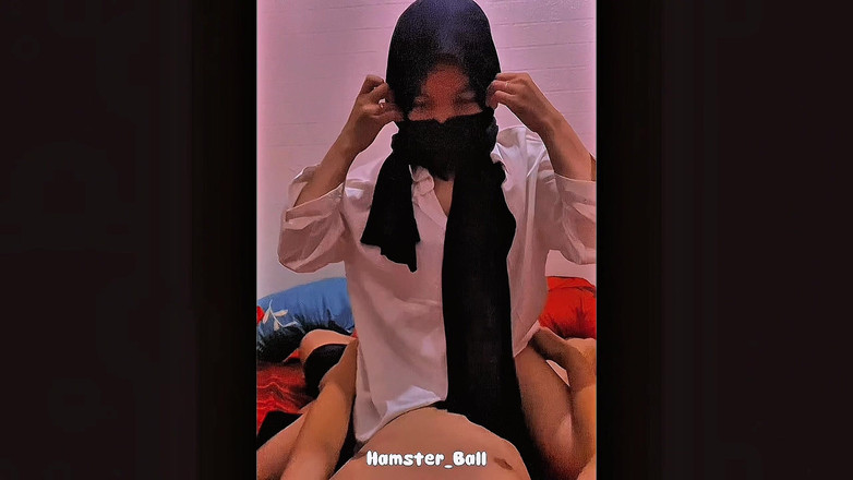 Hamster_Ball: Admito que todos los hijab malayos son muy buenos en...