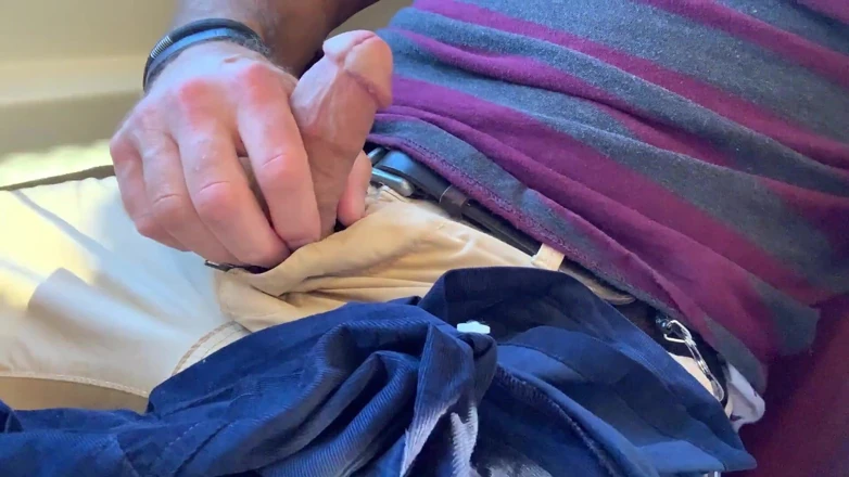 TJenner: 在火车上撸管