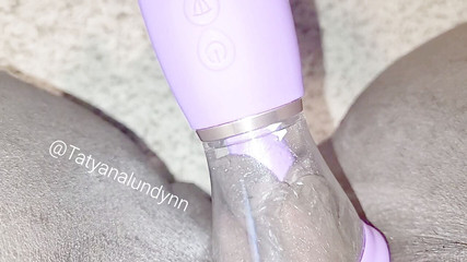 Tatyana Lundynn: Chupa los labios de este coño