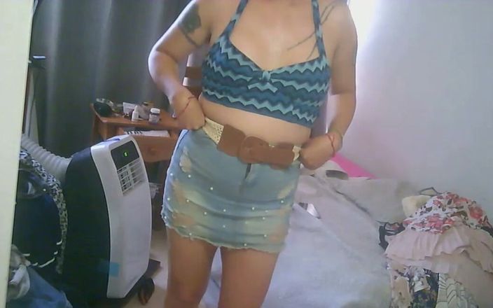 Nikki Montero: Provando nuova vestizione durante il mio webcam show!