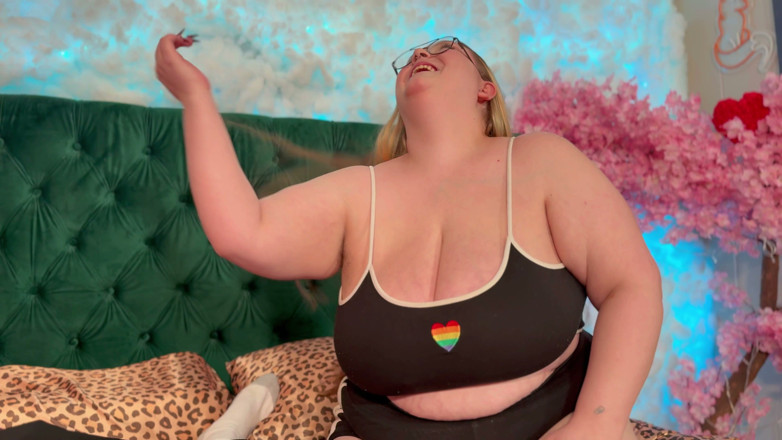 Miss Rayna Belle: Mollige stiefzus met grote tieten plaagt en ontkenning