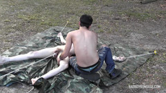 Bad boys bootcamp: Damien dostane zadek na tarp