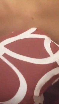 Nadržený Jon Arteen se snaží nestříkat příliš rychle při pomalém šukání pro lubrikované fleshlight v blancketu, oční válcování