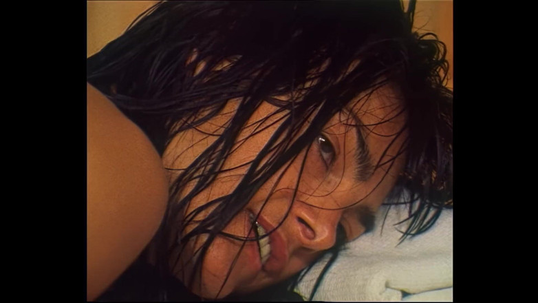 Cinema X: Scopata lesbica vintage con massaggio sexy