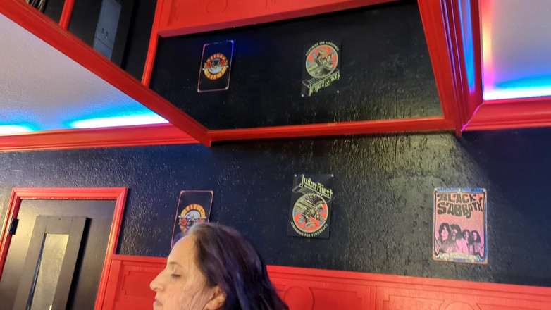 Always Fun No Pants: Sexy manželka zamkne paroháče a ukazuje oblečení!