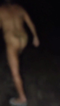 침대에 간 후 늦은 밤에 가장 친한 친구 와이프와 마른 딥에 몰래