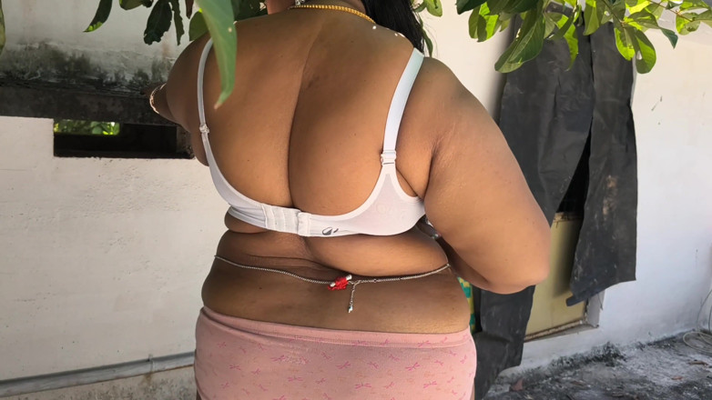 Anne Ipe: Desi Girl in Skirts, Getting Completely Nude Outdoor