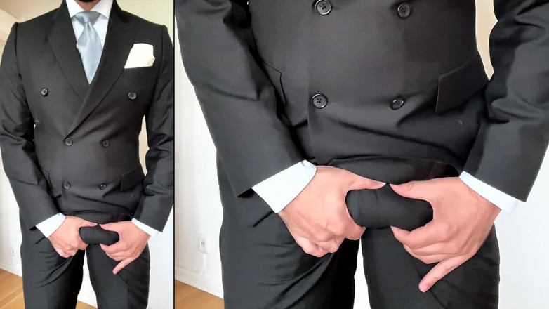 Master Shiny Shoes: Man in pak trekt zich af op lakleren schoenen