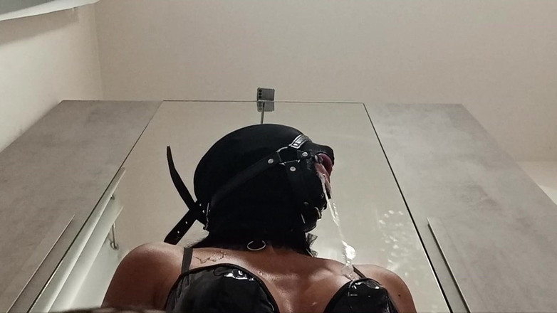 LauraOnHeels: MILF Ústa V Prdeli S Litry Cum A Slin