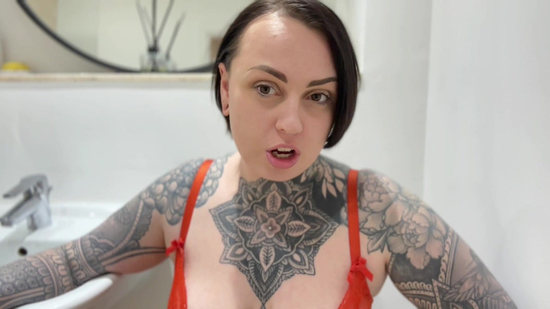 Miss Valentina: Lidská toaleta