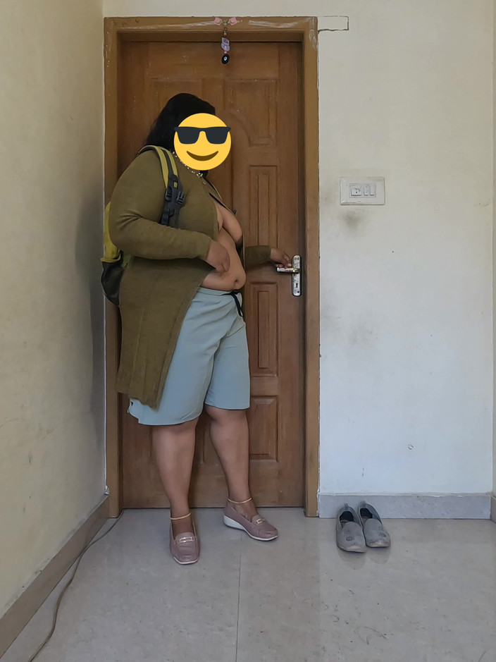 Anne Ipe: नग्न गोल-मटोल भारतीय लड़की टॉपलेस फोटोशूट।