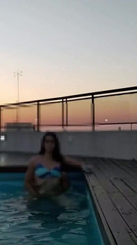Viel im Pool bei Sunset kommen - Accounter Adventures