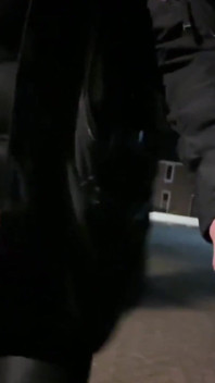 수락된 도전. 젖탱이로 알몸으로 걷다