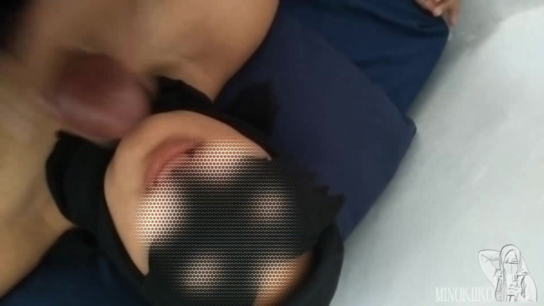 Minokiiko: Fute-o pe soția mea cu voul hijab la patul albastru...