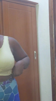 The Secretary Masturbate Her Pussy After the Job