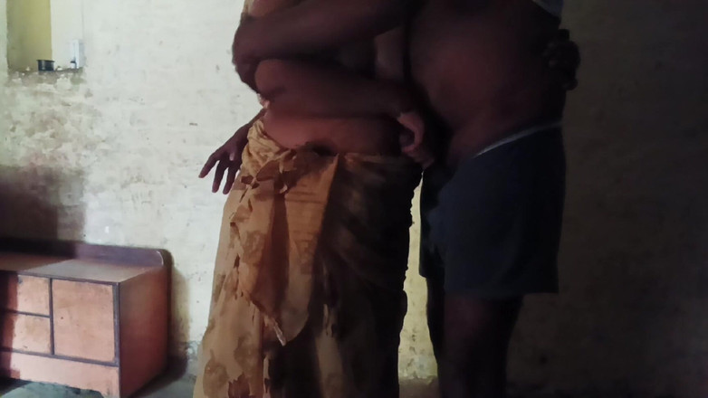 Desi_bhabhi121: Cặp đôi khỏa thân ở làng Ấn Độ