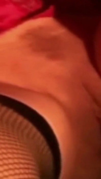Loira alemã milf foi fodida e chupou poucos paus de glory holes