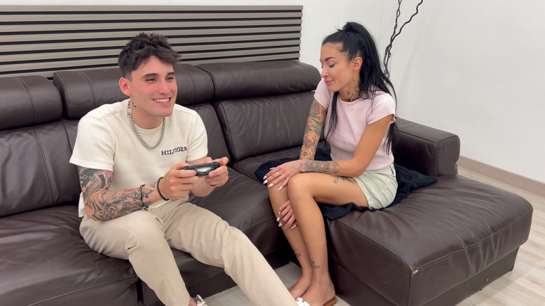 Papi Rodriguez: I Destroy the Pussy of the Italian MILF with a...