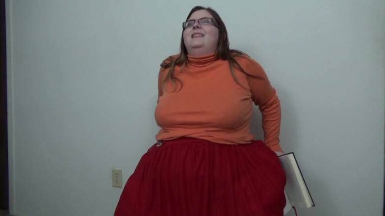 Miss Evanna: Velma legge e cavalca