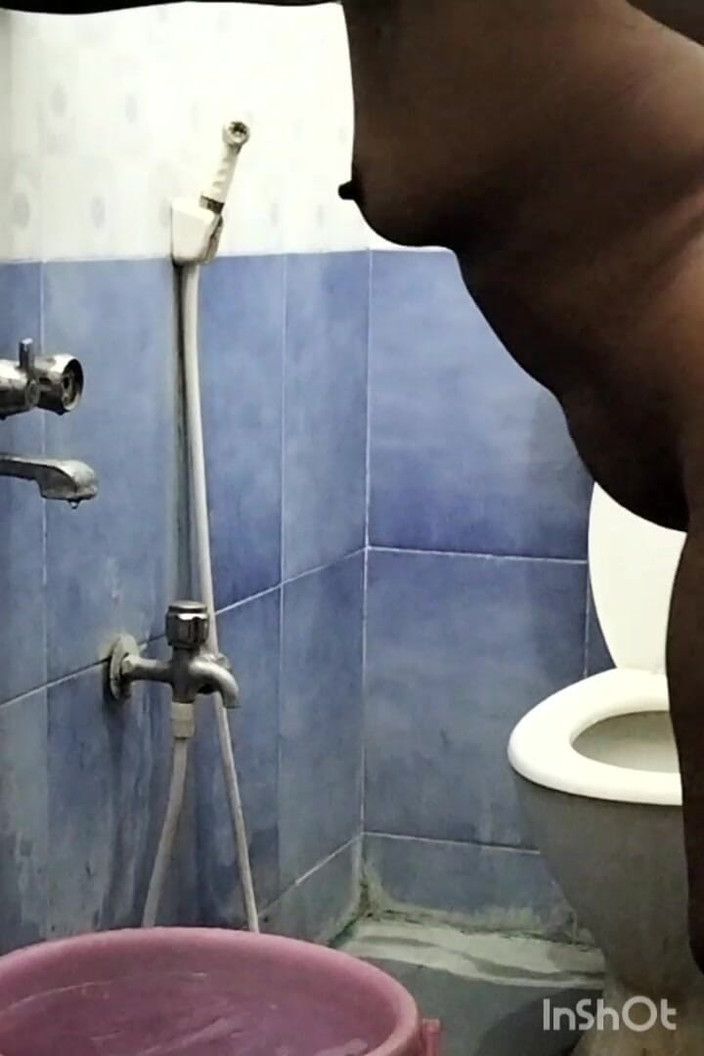 Funny couple porn studio: 泰米尔夫妇洗澡后入式啪
