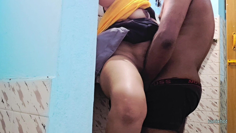 Ranixhot: Seks romantik yang tidak dijangka dengan makcik jiran video penuh