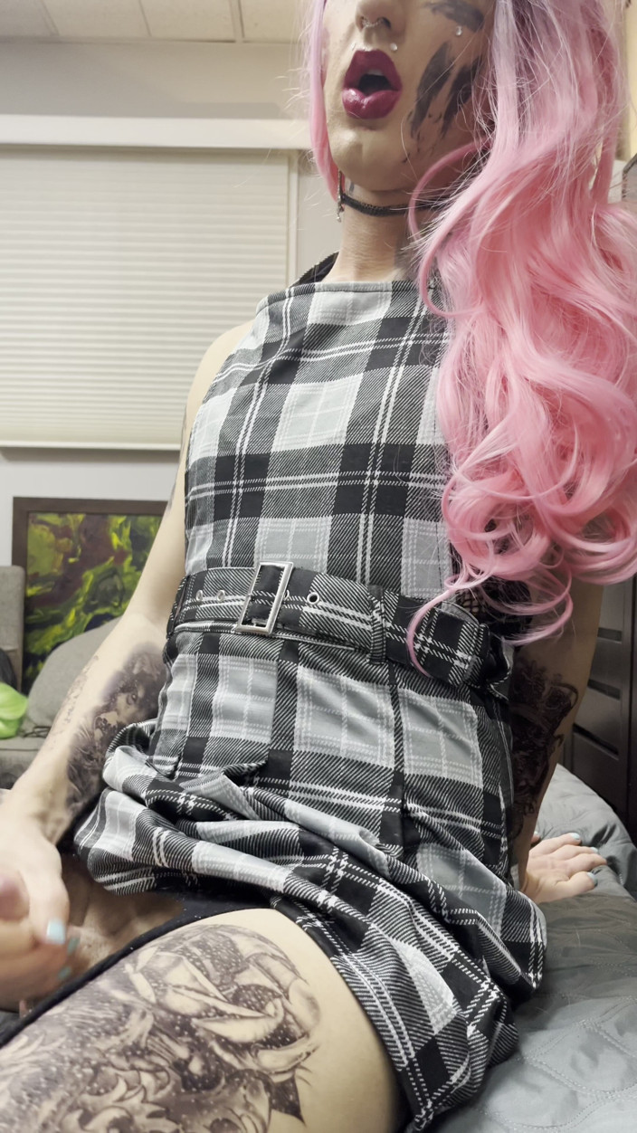 Sissy Bailey Wilde: 큰 젖탱이의 펨보이 자위