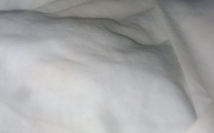 Jeck Leo: Pensando alla ragazza e strofinando il mio cazzo con vestiti