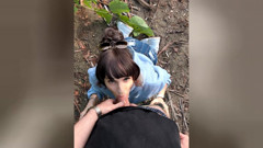 Outdoor Blowjob for Jeans Fan! Tranny Ass Full with Cum and Everyone Can See It!