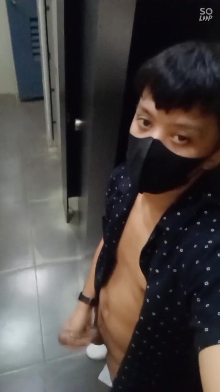 Rent A Gay Productions: Mc Donalds Manila Waninging i wytryski