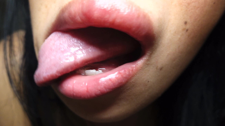 Asmr_mouth: Şehvetli ateşli seksi lens yalama