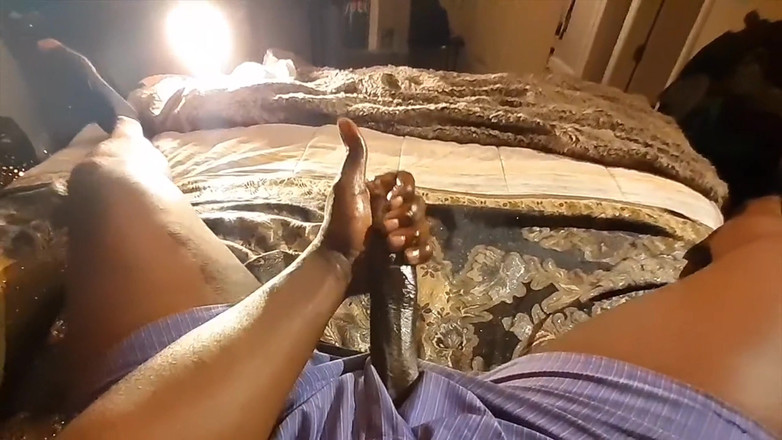 Big black cock BBCee: 慢慢热情地抚摸我的大黑激烈的射精