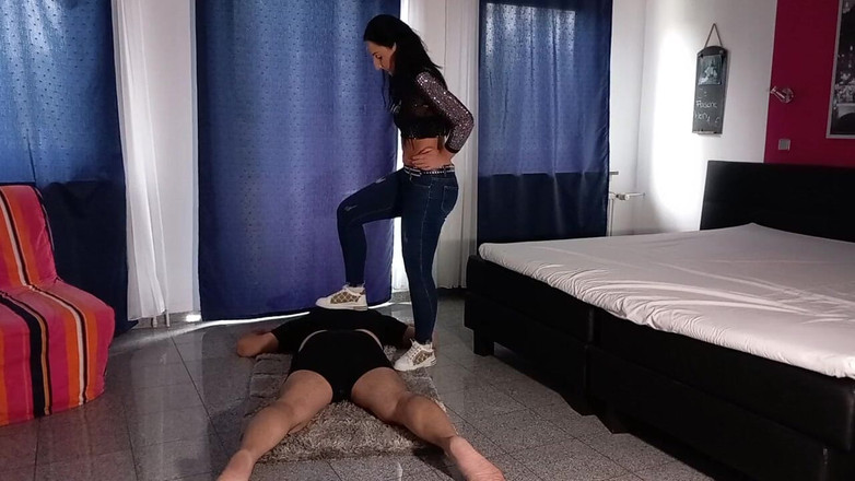 Lady Luciana Di Domizio: Karpet Baruku