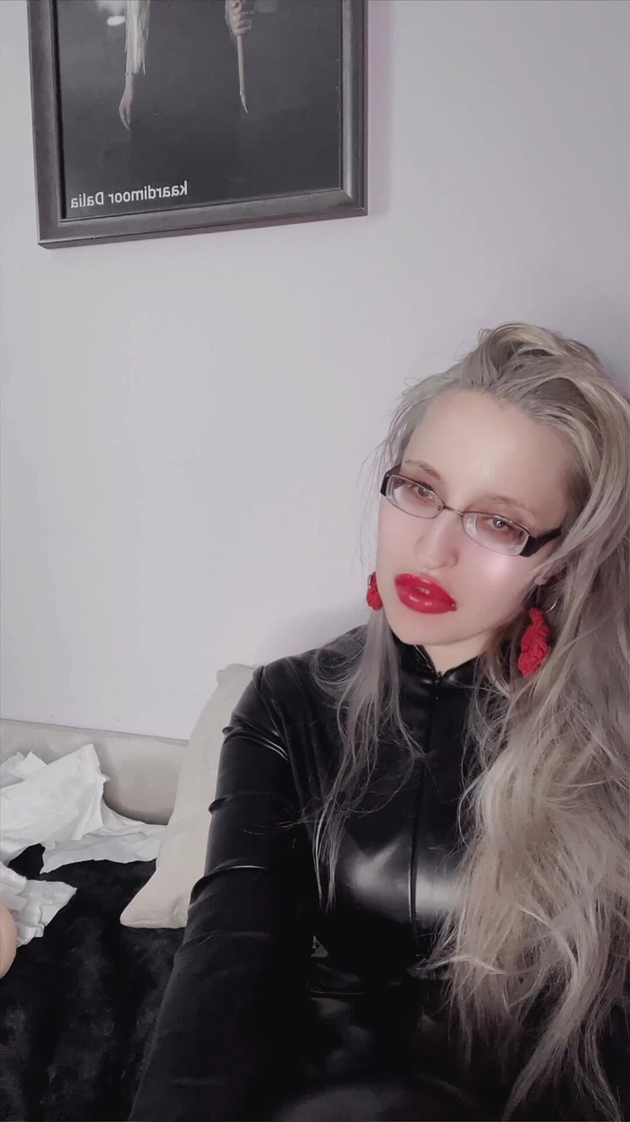 FinDom Goaldigger: Tette rosse grandi labbra bimboi - istruzioni per masturbazione