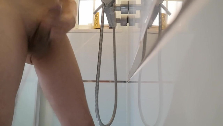 Rafael Torreano: Гарячий хлопець дає повне стриптиз-шоу і дрочить його гладкий член, поки не вистрілив велику кількість сперми