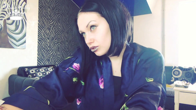 Goddess Misha Goldy: Silver lips tease